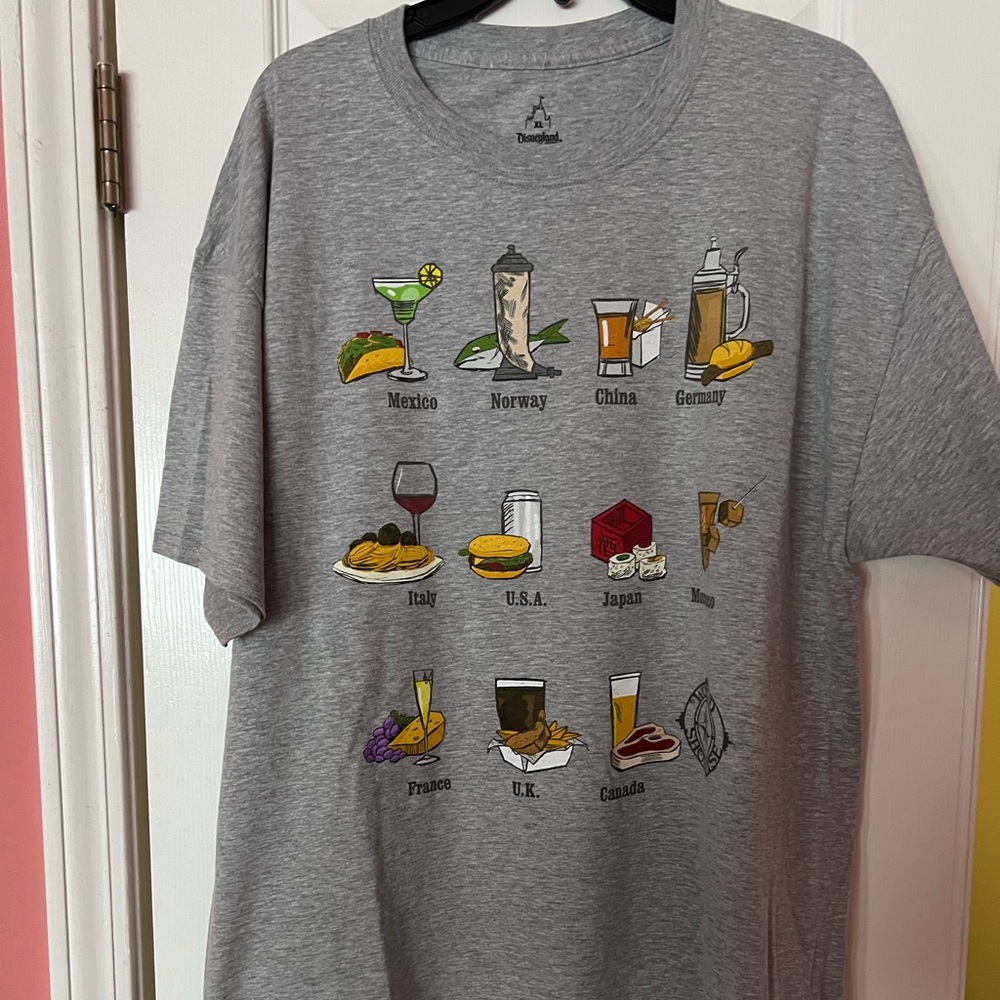 Disney Drinking Around The World Size XL NWT